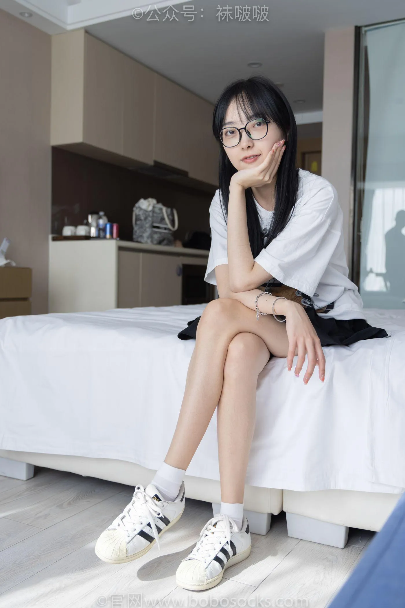 [BoBoSocks袜啵啵]NO.033 稚予-贝壳头、天鹅绒黑袜、天鹅绒白袜 [154P]插图2